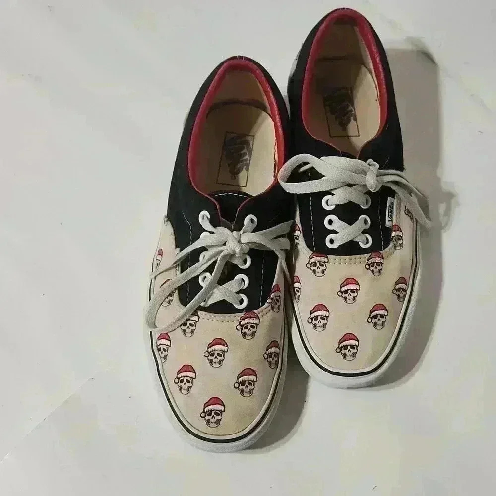 Vans rare classic era christmas Santa skull with embroidered Santa hat - Picture 2 of 6